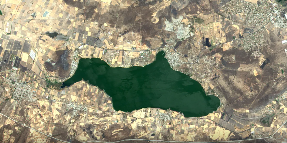 AxelGlobe imagery of Laguna de Cajititlán, Jalisco (Mexico)