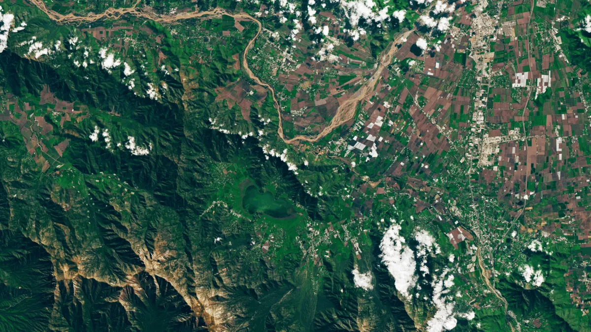 A Landsat 8 image of Laguna de Aculeo (Chile)