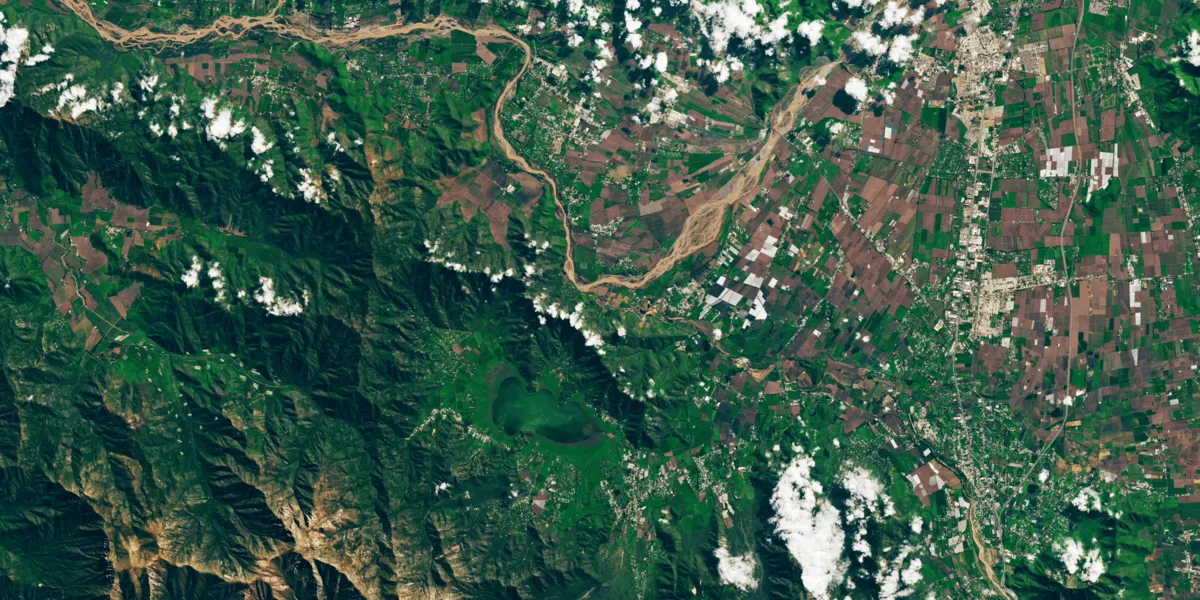 A Landsat 8 image of Laguna de Aculeo (Chile)